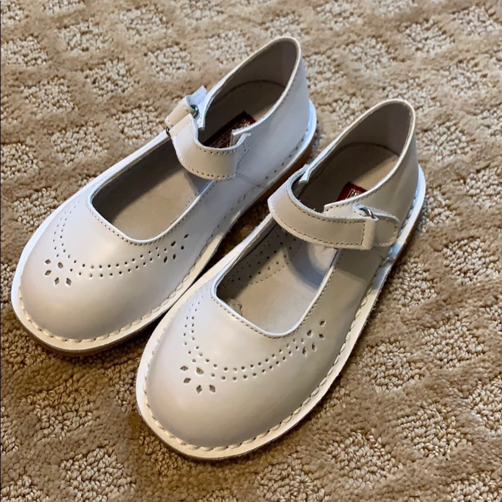 L’amour White Shoes